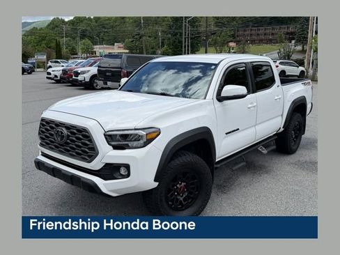 Used 2022 Toyota Tacoma TRD Off-Road AWD/4WD image 1