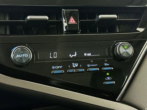 Used 2024 Toyota Camry SE FWD image 16