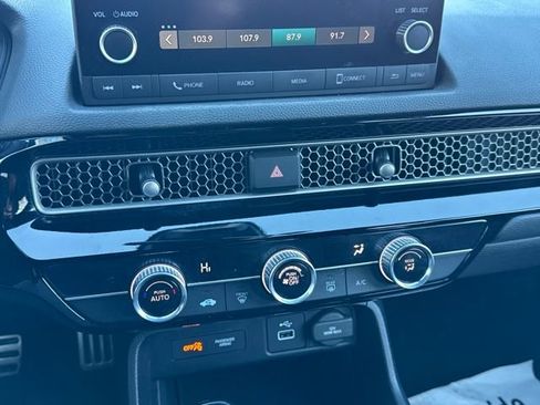 Used 2023 Honda Civic Sport image 11