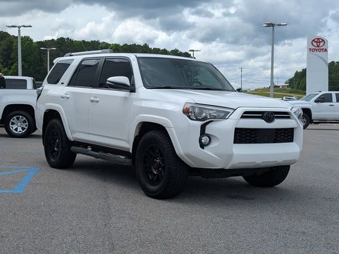 Used 2020 Toyota 4Runner SR5 Premium RWD image 7