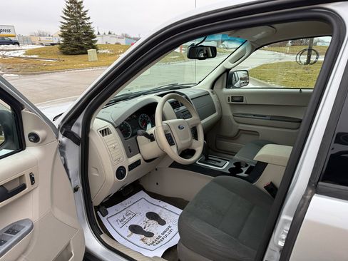 Used 2012 Ford Escape XLS image 9