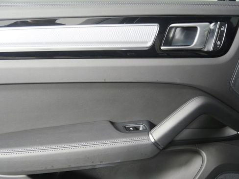 Used 2023 Porsche Cayenne image 14
