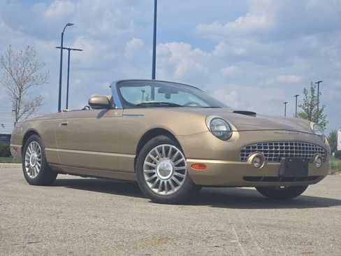Used 2005 Ford Thunderbird RWD image 2