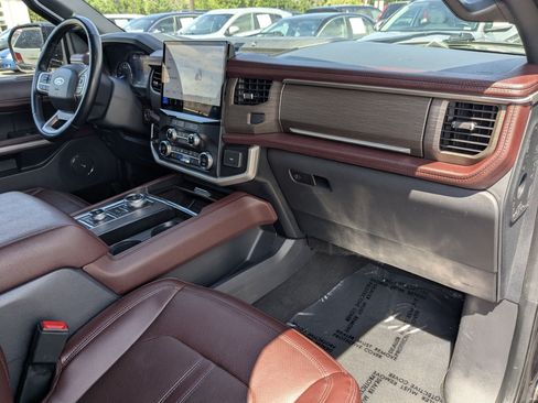 Used 2024 Ford Expedition Max Limited AWD/4WD image 37