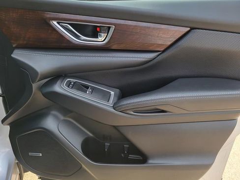Used 2024 Subaru Ascent Touring image 7
