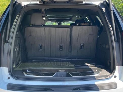 New 2026 GMC Yukon Denali Ultimate w/ LPO, Illumination Package AWD/4WD image 31