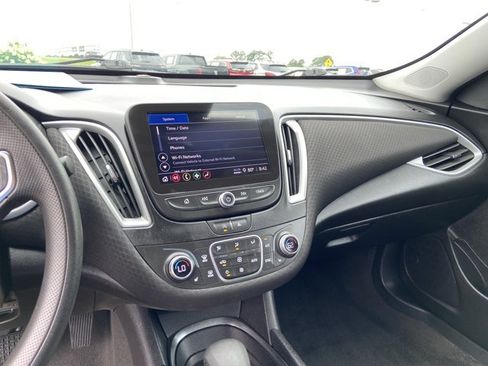 Used 2024 Chevrolet Malibu LT FWD image 23