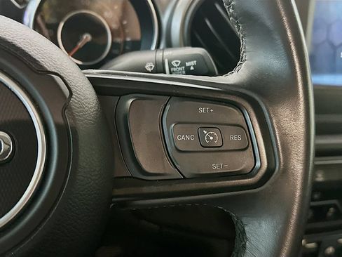 Used 2022 Jeep Gladiator Sport AWD/4WD image 15