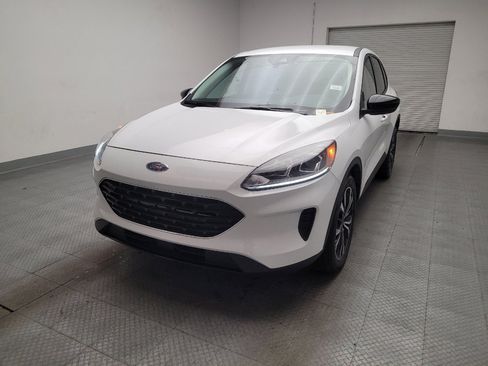 Used 2022 Ford Escape SE w/ SE Sport Appearance Package image 15