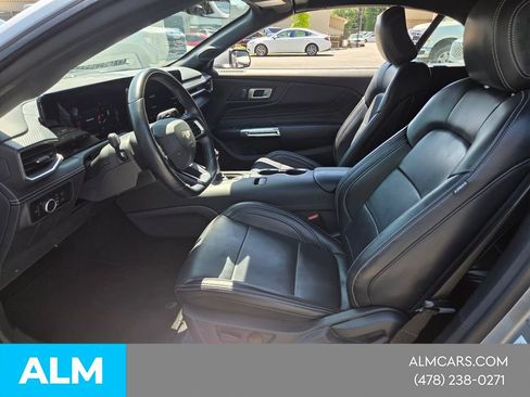 Used 2025 Ford Mustang Premium RWD image 3