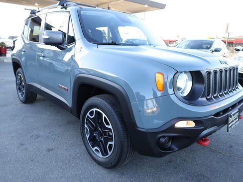 Used 2015 Jeep Renegade Trailhawk w/ Popular Equipment Group AWD/4WD image 34