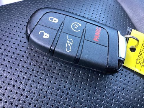 Used 2025 Dodge Durango GT AWD/4WD image 36