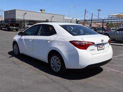 Used 2018 Toyota Corolla LE FWD image 5