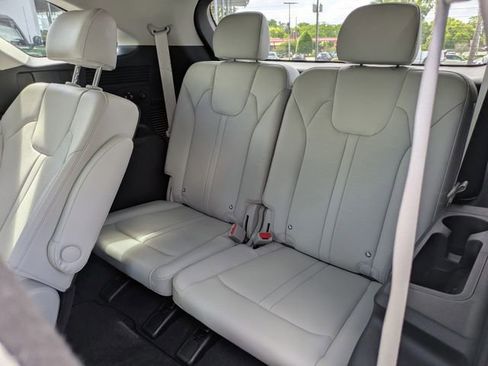 Used 2024 Kia Sorento EX w/ Panoramic Sunroof Package FWD image 17