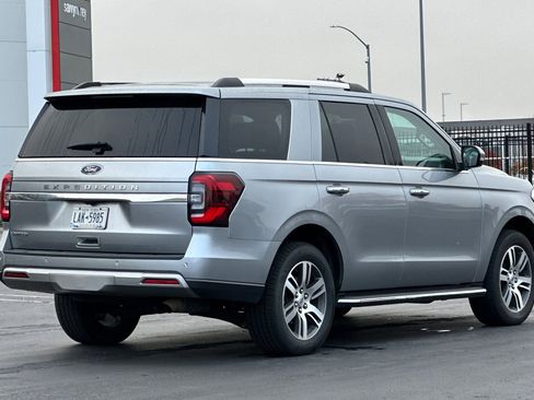 Used 2023 Ford Expedition Limited image 4