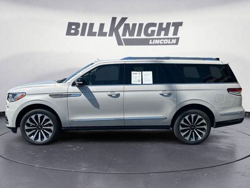 Certified 2024 Lincoln Navigator L Reserve AWD/4WD image 2