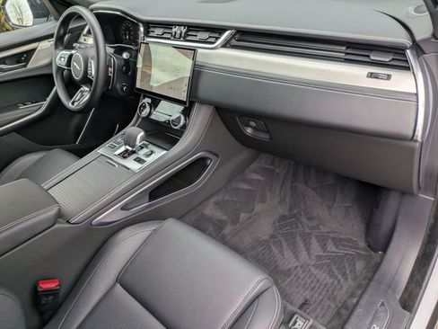 Used 2026 Jaguar F-PACE R-Dynamic S image 19