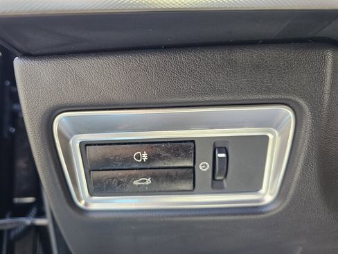 Used 2013 Jaguar XF image 20