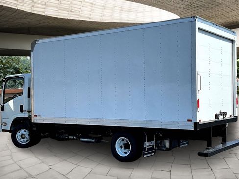 New 2025 Chevrolet Low Cab Forward image 4