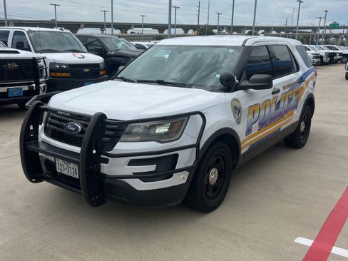 Used 2017 Ford Explorer 4WD Police Interceptor image 1