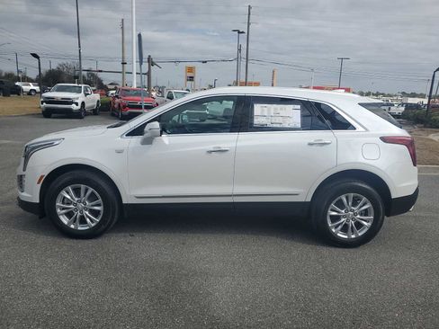 New 2026 Cadillac XT5 Luxury image 2