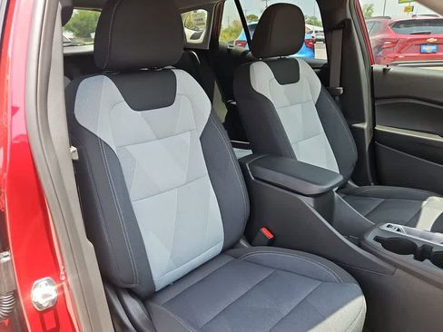 Used 2025 Chevrolet Trax LS FWD image 21