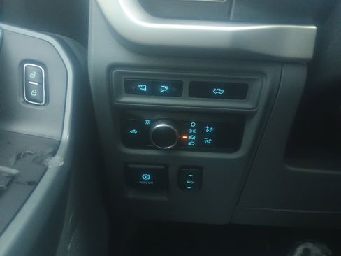 Used 2023 Ford F150 Lightning XLT image 21