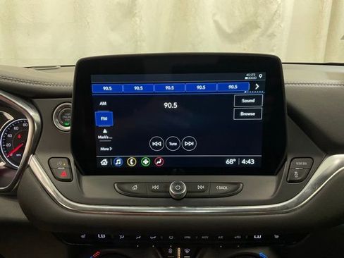 Used 2025 Chevrolet Blazer LT FWD image 18