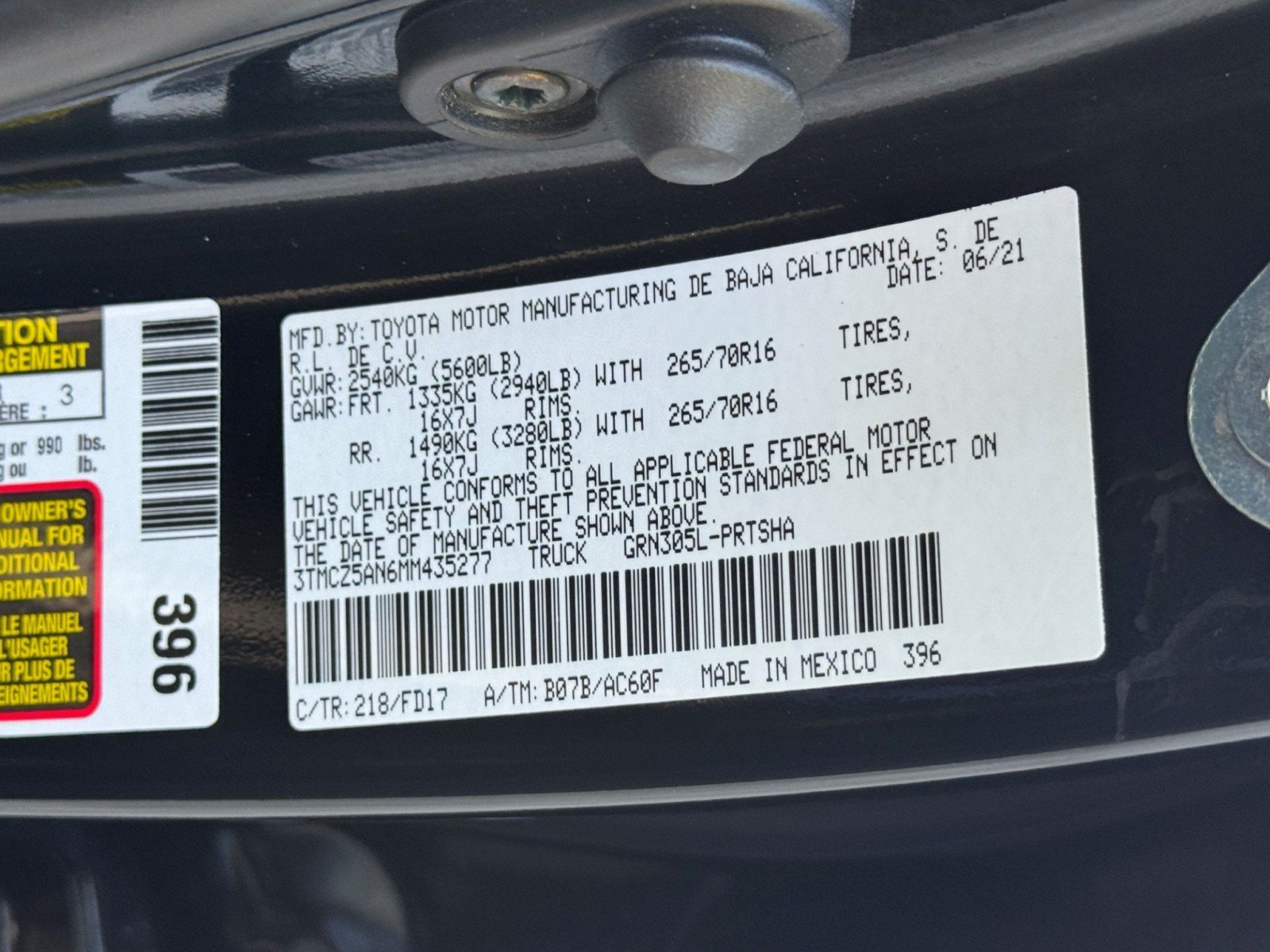 Used 2021 Toyota Tacoma TRD Off-Road w/ Technology Package AWD/4WD image 34