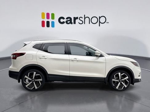 Used 2022 Chevrolet Bolt EUV LT w/ Comfort Package FWD image 6