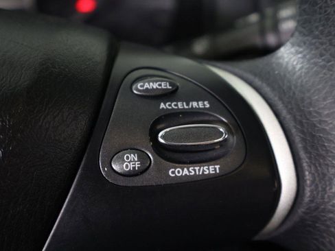 Used 2020 Nissan Pathfinder S image 36