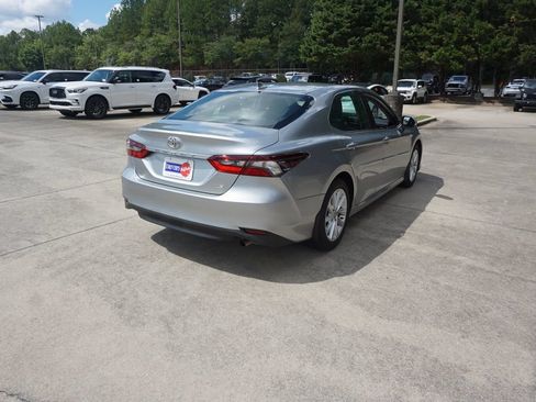Used 2024 Toyota Camry LE FWD image 22