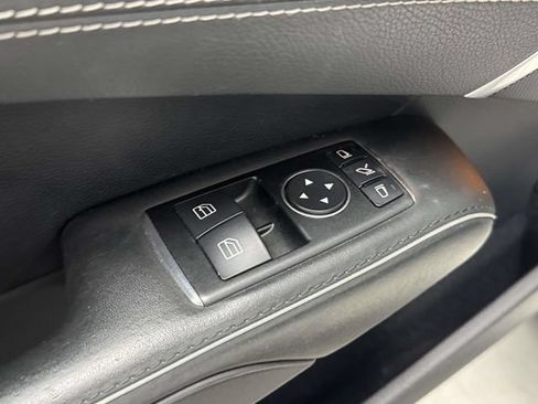 Used 2016 Mercedes-Benz SL 550 w/ Driver Assistance Package image 41