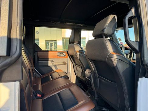 Used 2024 Ford Bronco Outer Banks image 9