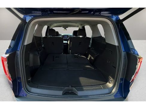 Used 2023 GMC Acadia SLE w/ Driver Convenience Package FWD image 31