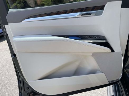 New 2026 Cadillac Escalade Platinum Sport AWD/4WD image 17