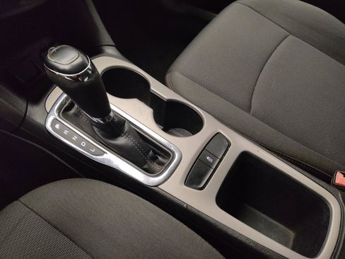 Used 2017 Chevrolet Cruze LS image 26