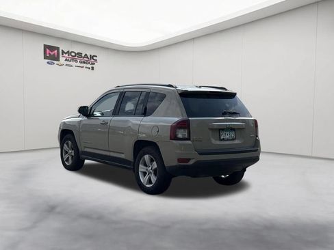 Used 2017 Jeep Compass Latitude AWD/4WD image 7