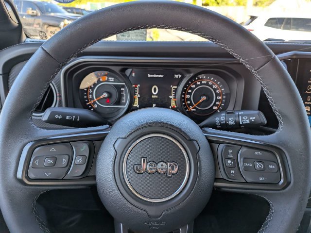 Certified 2026 Jeep Wrangler Unlimited Rubicon AWD/4WD image 35