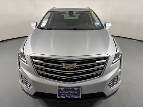 Used 2019 Cadillac XT5 Premium Luxury FWD image 3