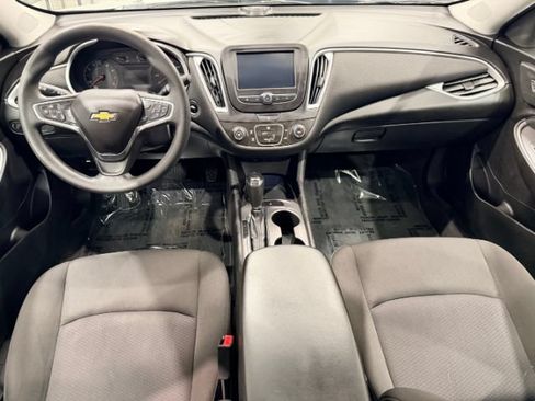 Used 2018 Chevrolet Malibu LS FWD image 34