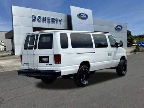 Used 2014 Ford E-350 and Econoline 350 XLT RWD image 9