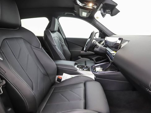 Used 2025 BMW X3 xDrive30i w/ Premium Package image 32