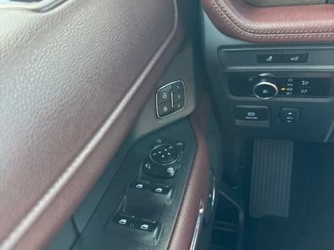 Used 2024 Ford Expedition Limited RWD image 23