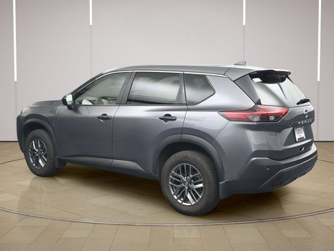 Used 2021 Nissan Rogue S FWD image 5