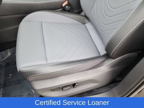 Used 2026 Volkswagen Tiguan SE AWD/4WD image 14