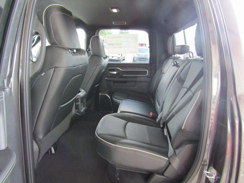 New 2026 RAM 2500 Laramie w/ Sport Appearance Package AWD/4WD image 32