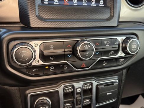 Used 2020 Jeep Wrangler Unlimited Sport image 19