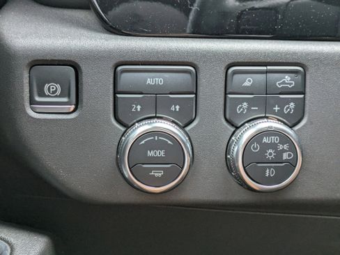 Used 2024 GMC Sierra 1500 SLT image 20