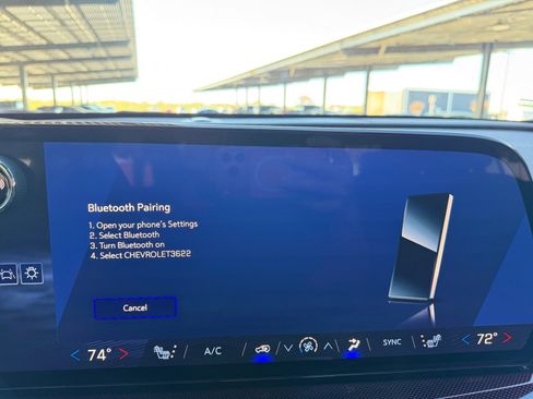 Used 2025 Chevrolet Traverse Z71 w/ Enhanced Driving Package image 18